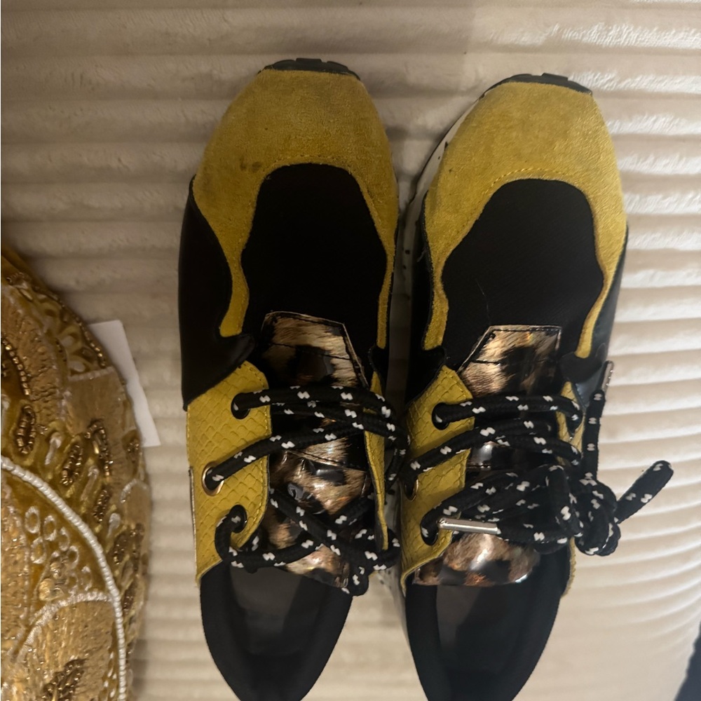 Steve Madden Yellow and Black Sneakers